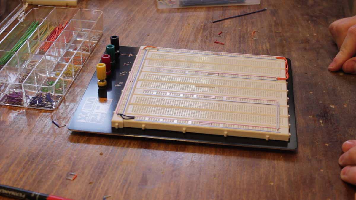 solderless-breadboard-05.jpg