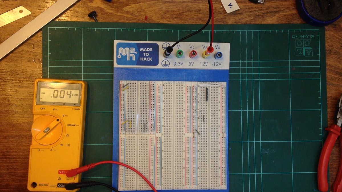 solderless-breadboard-09.jpg