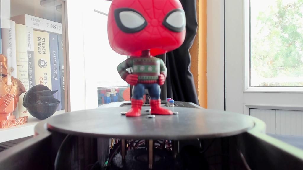 spider-man_funko_camera_1_platform_1.jpg