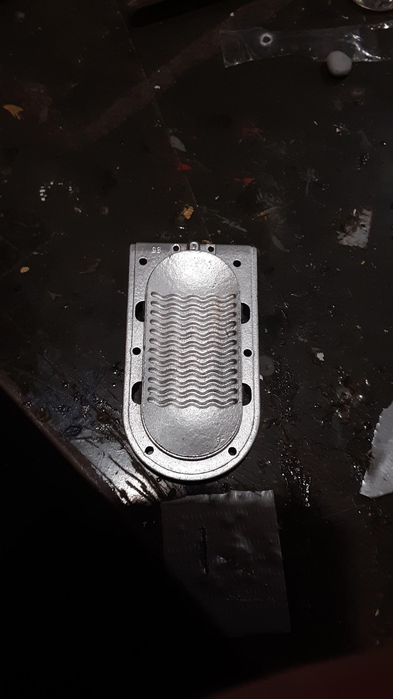 spray painted middle grate.jpg