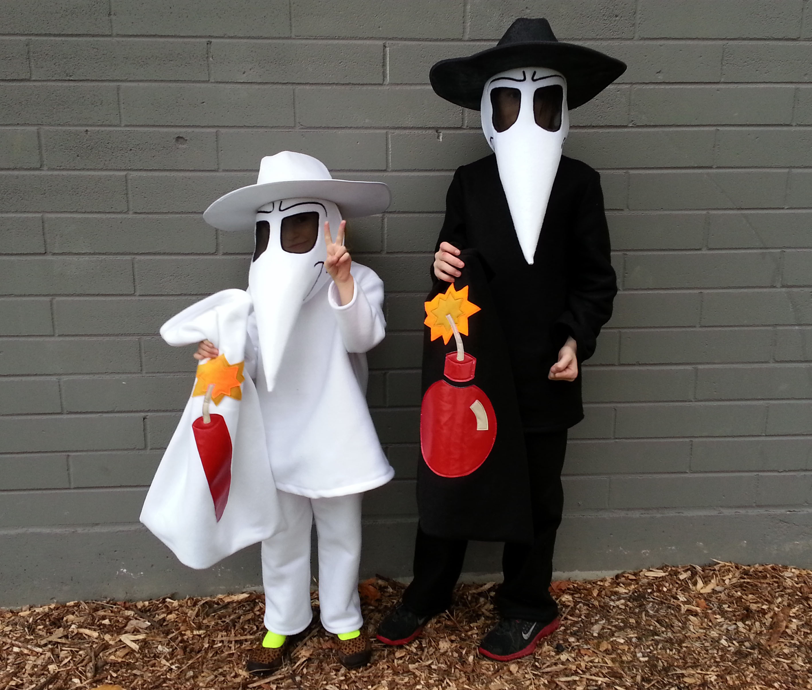 spyvsspycostumesMAD.jpg