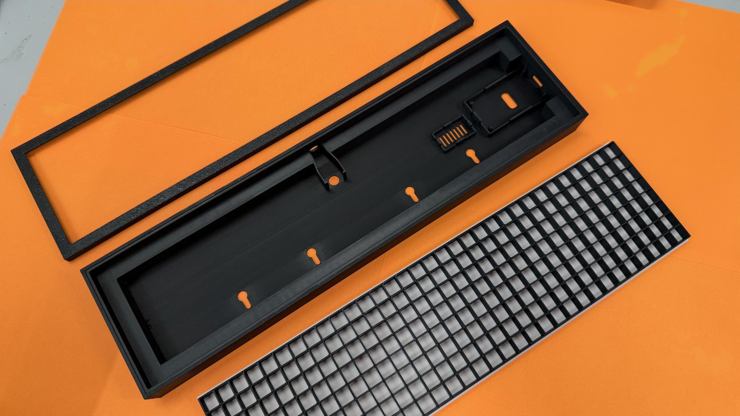 step1_03_3d_printed_case_angled_view.jpg