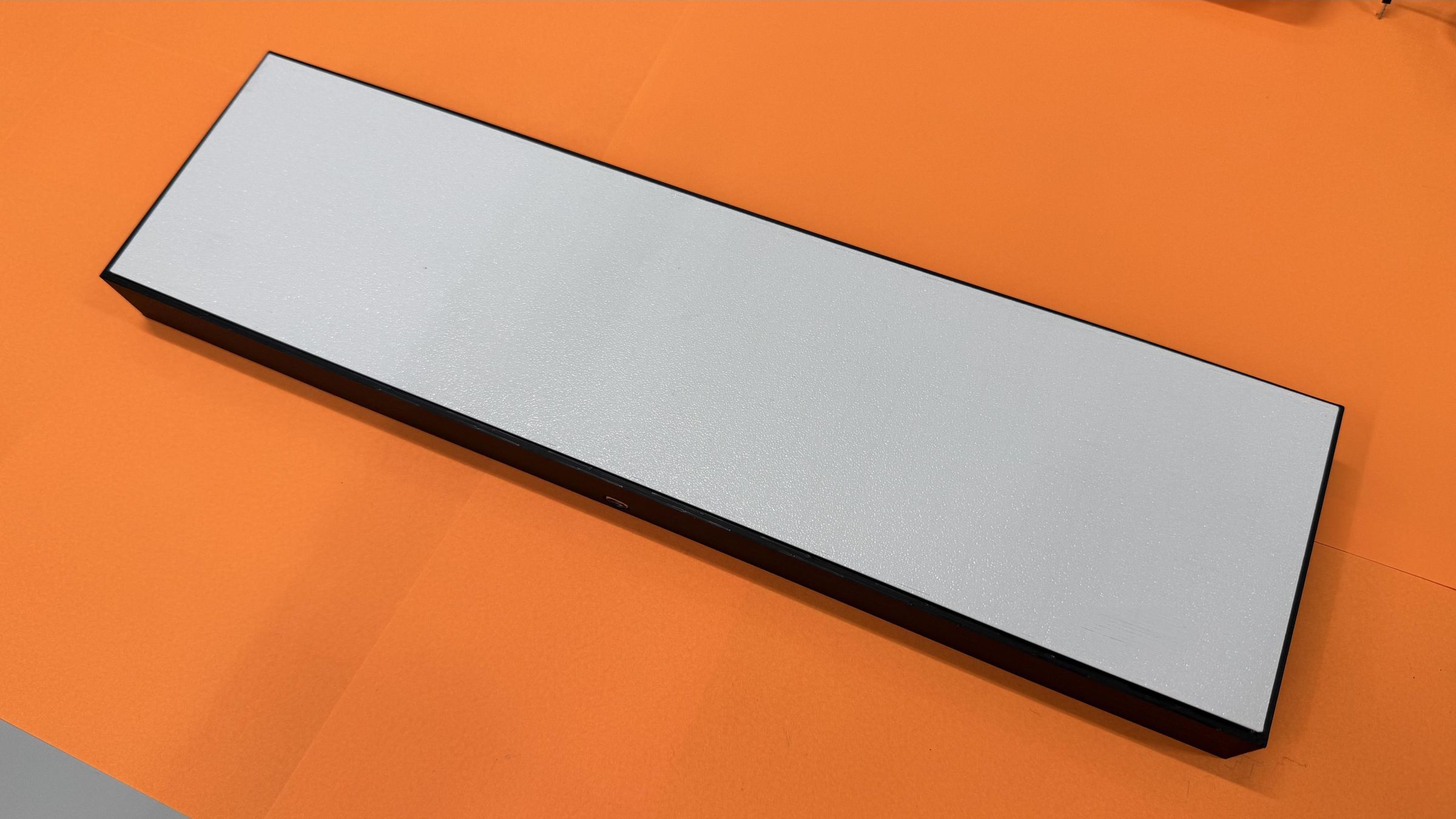 step4_30_securing_front_bezel_screws.jpg