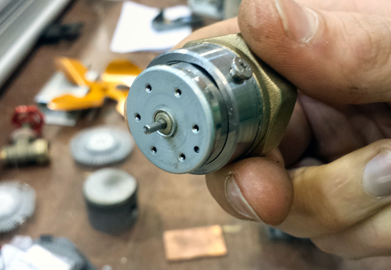 stove fan motor.jpg