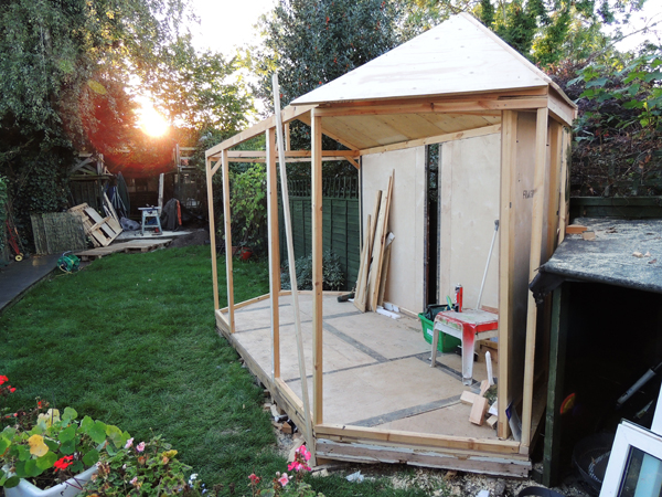 summerhouse-main-casing-frame_21150534064_o.jpg