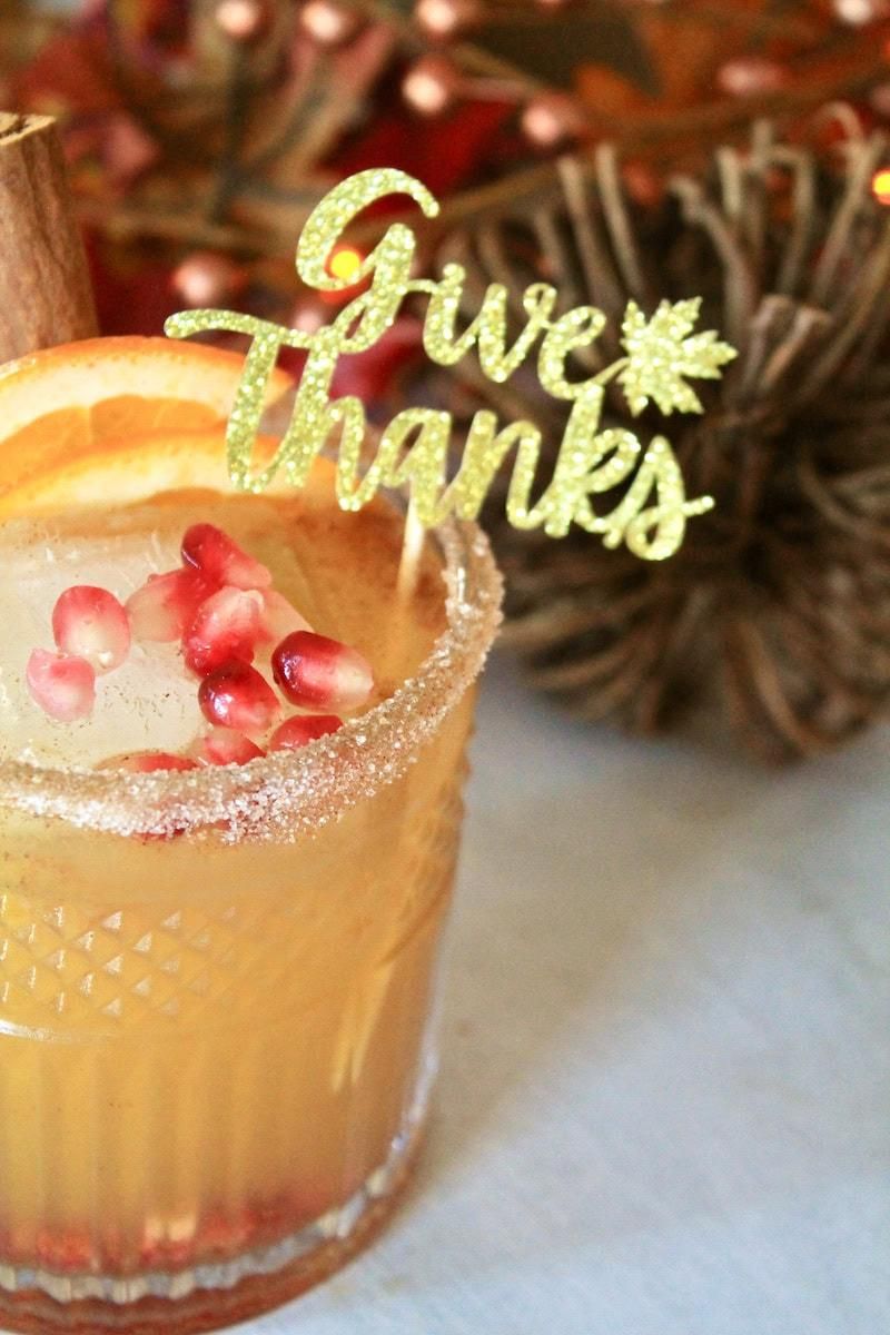 the-best-easy-thanksgiving-margarita-cocktail.jpeg