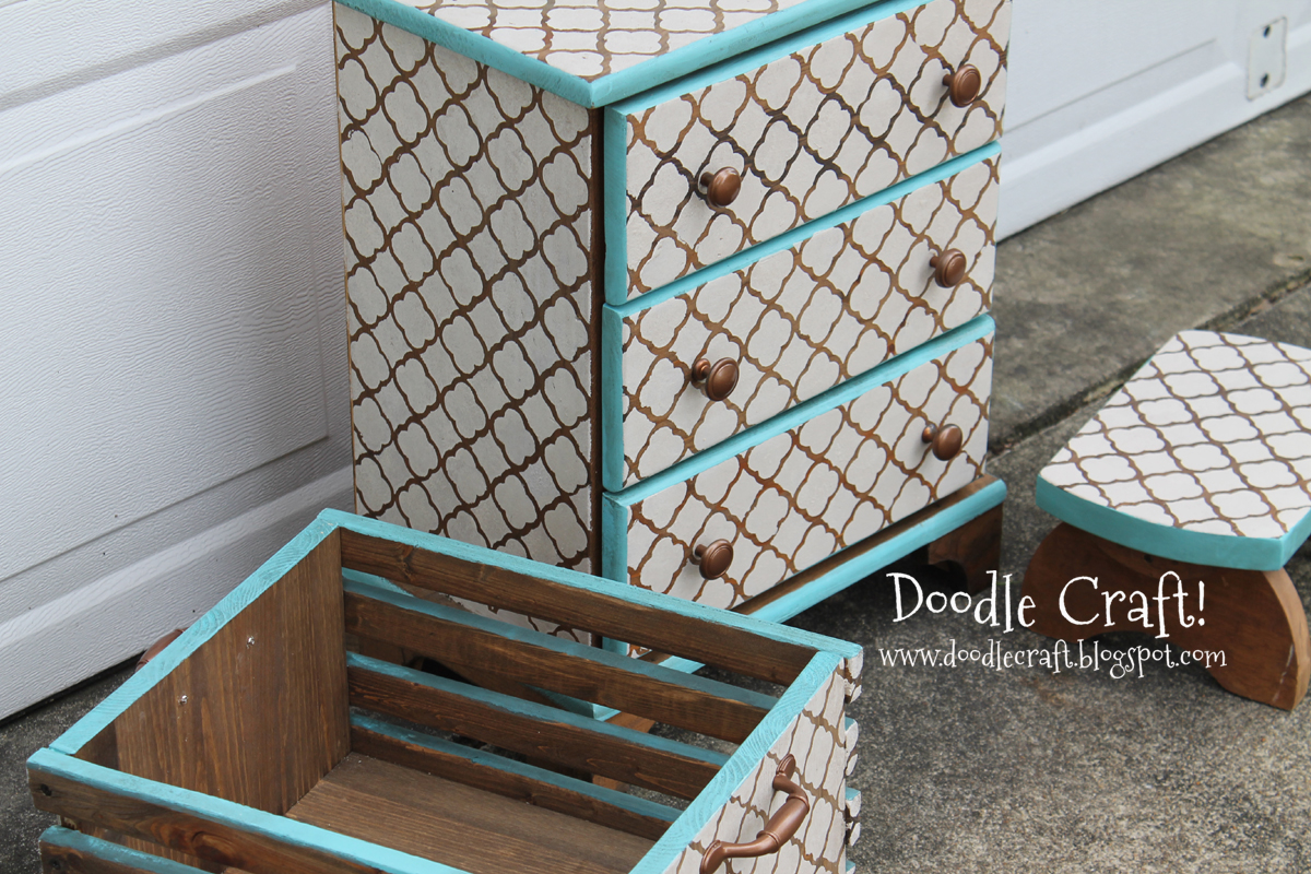 upclose of handles and knobs finished and matching.jpg