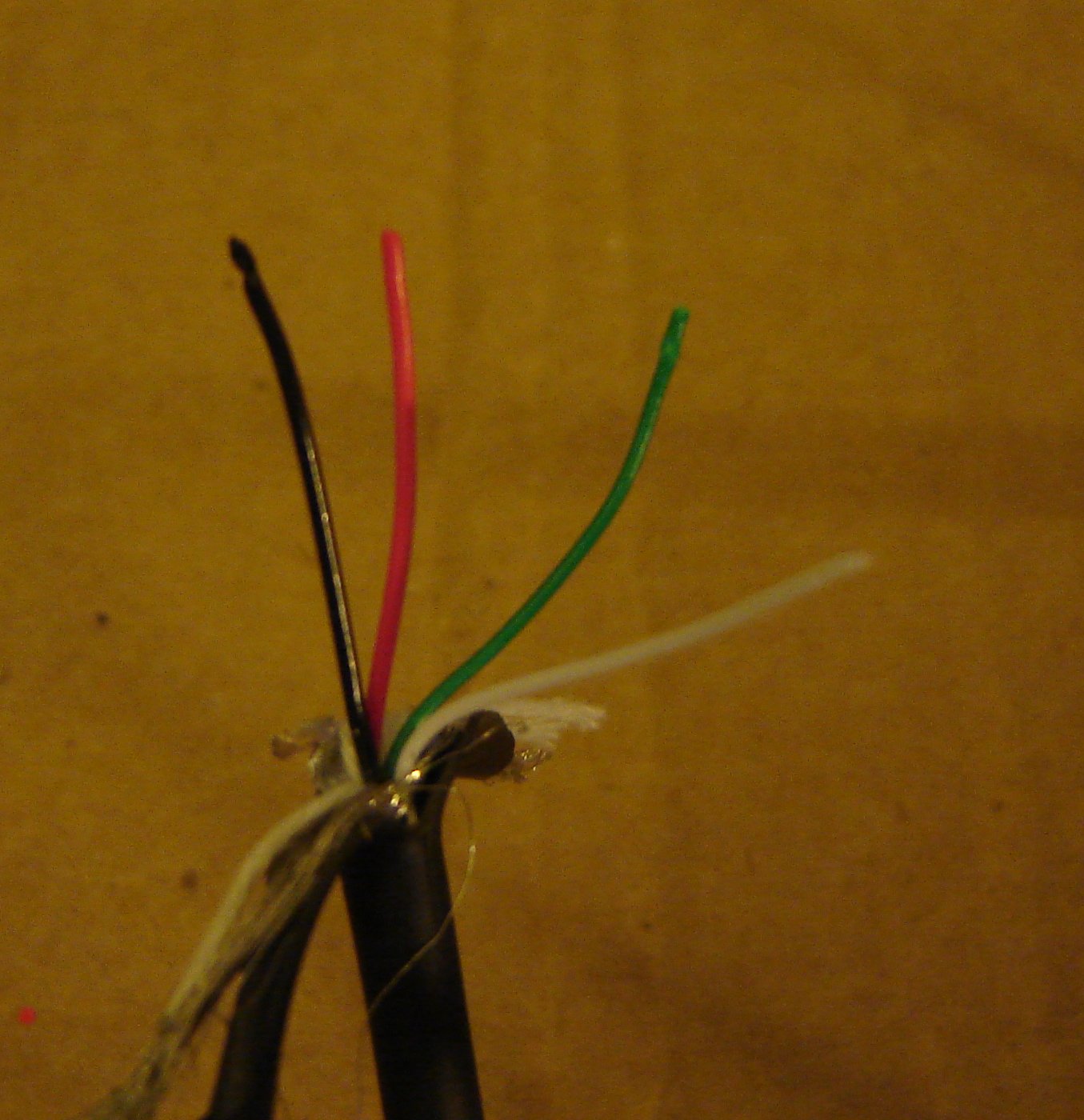 usbwires.jpg