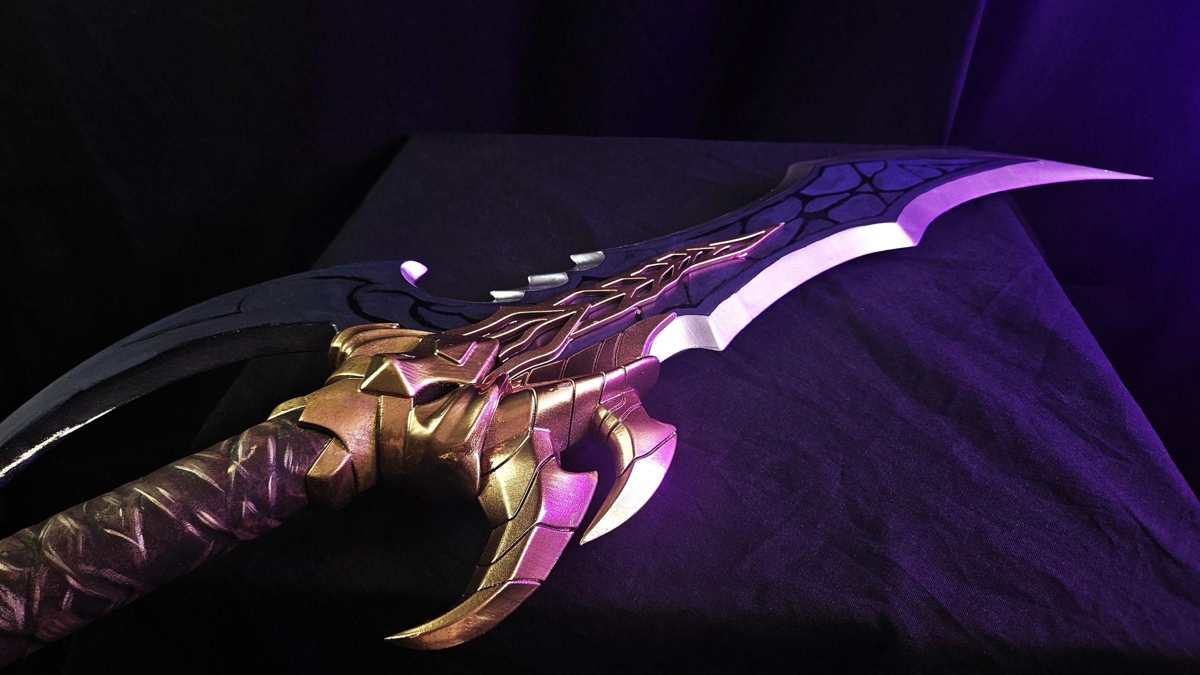 venom fang foto horizont.jpg