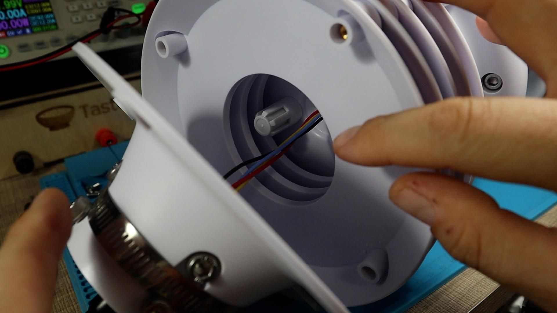 video.00_08_17_03.Still008.jpg