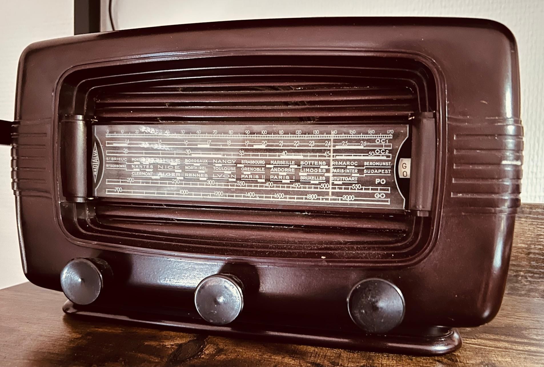 vintageradio.jpg