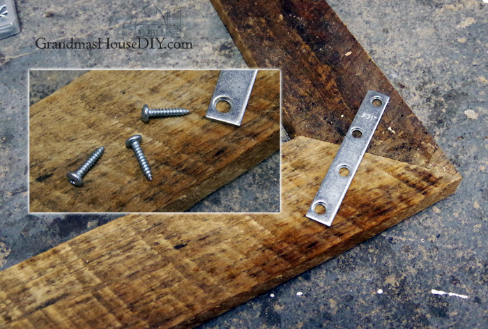 wall-art-how-to-barnwood-picture-frame-mitered-corners.jpg