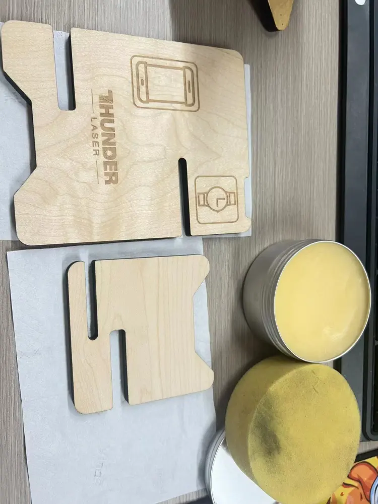 wax White Maple Cell Phone Holder.png