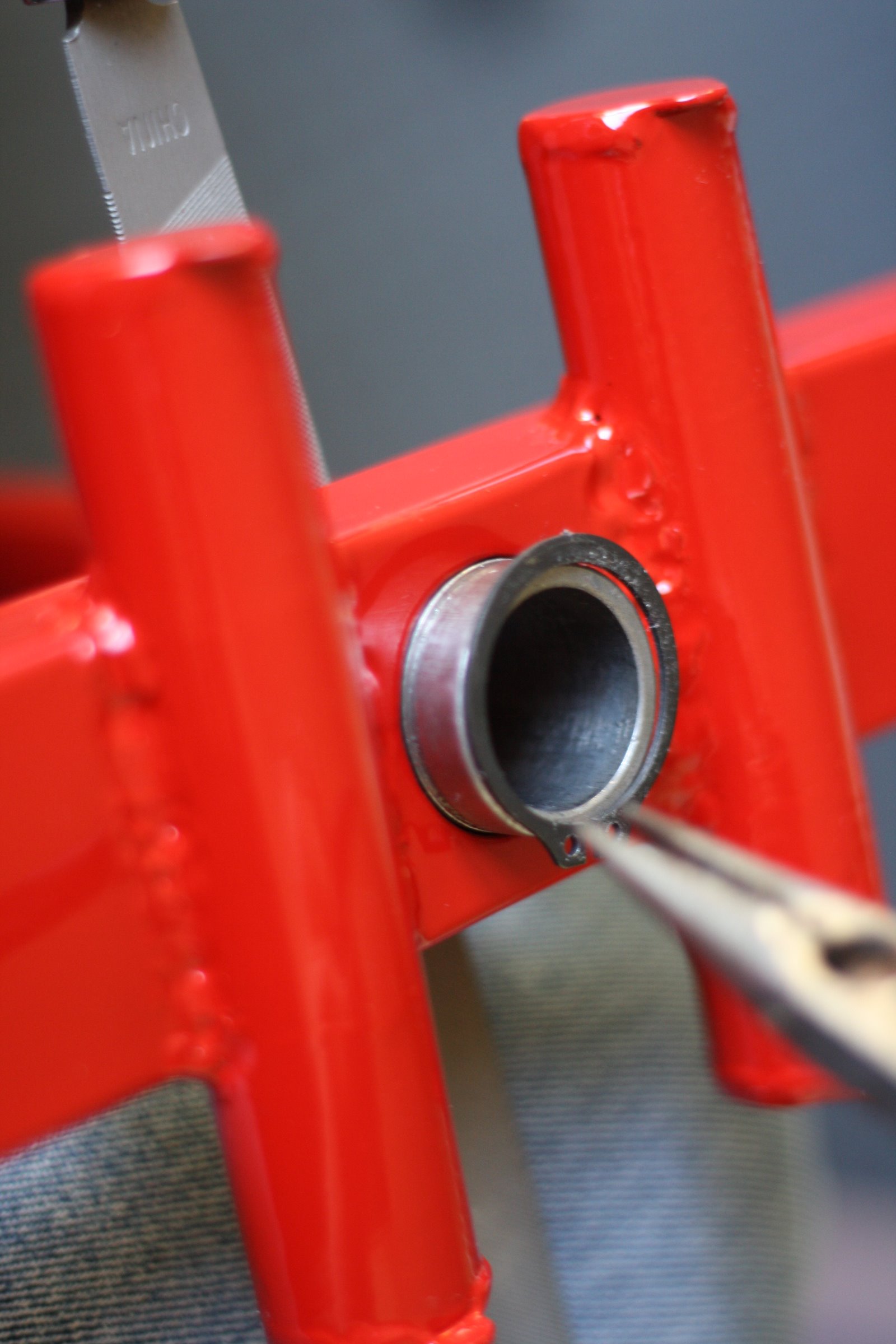 welding-assembly  64 installing external retainer ring.JPG