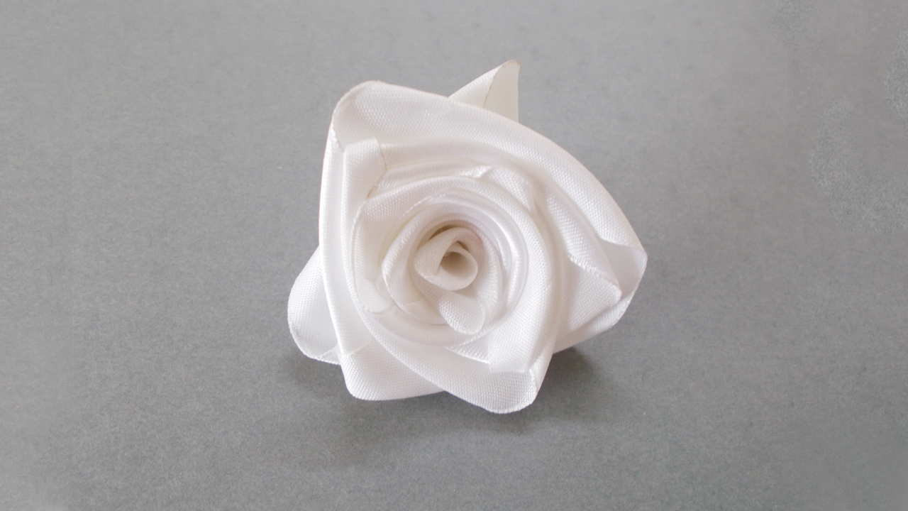 white-roses.jpg