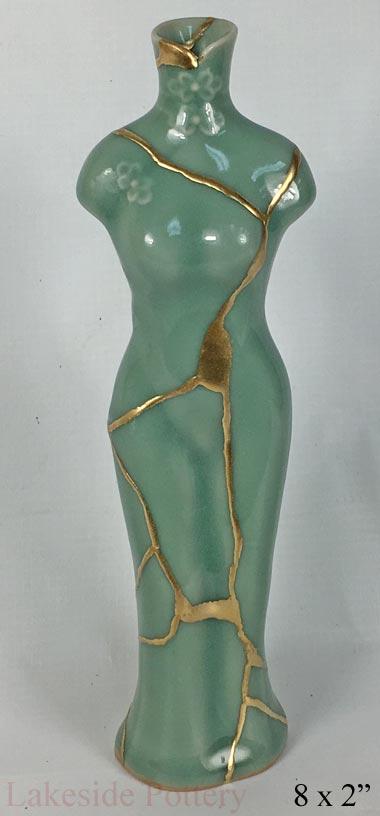 woman-kintsugi-vase-1a.jpg