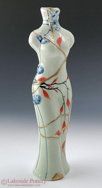 woman-kintsugi-vase-2a.jpg