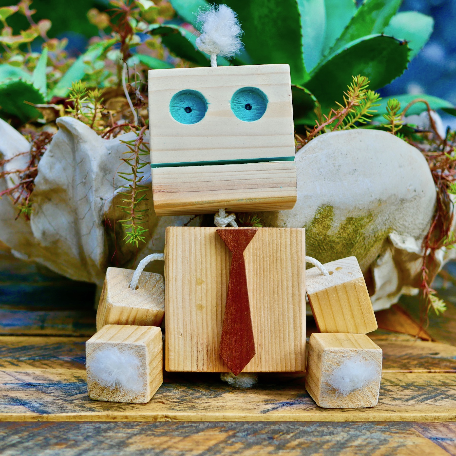 wooden-toy-robot-homemade-diy.jpg