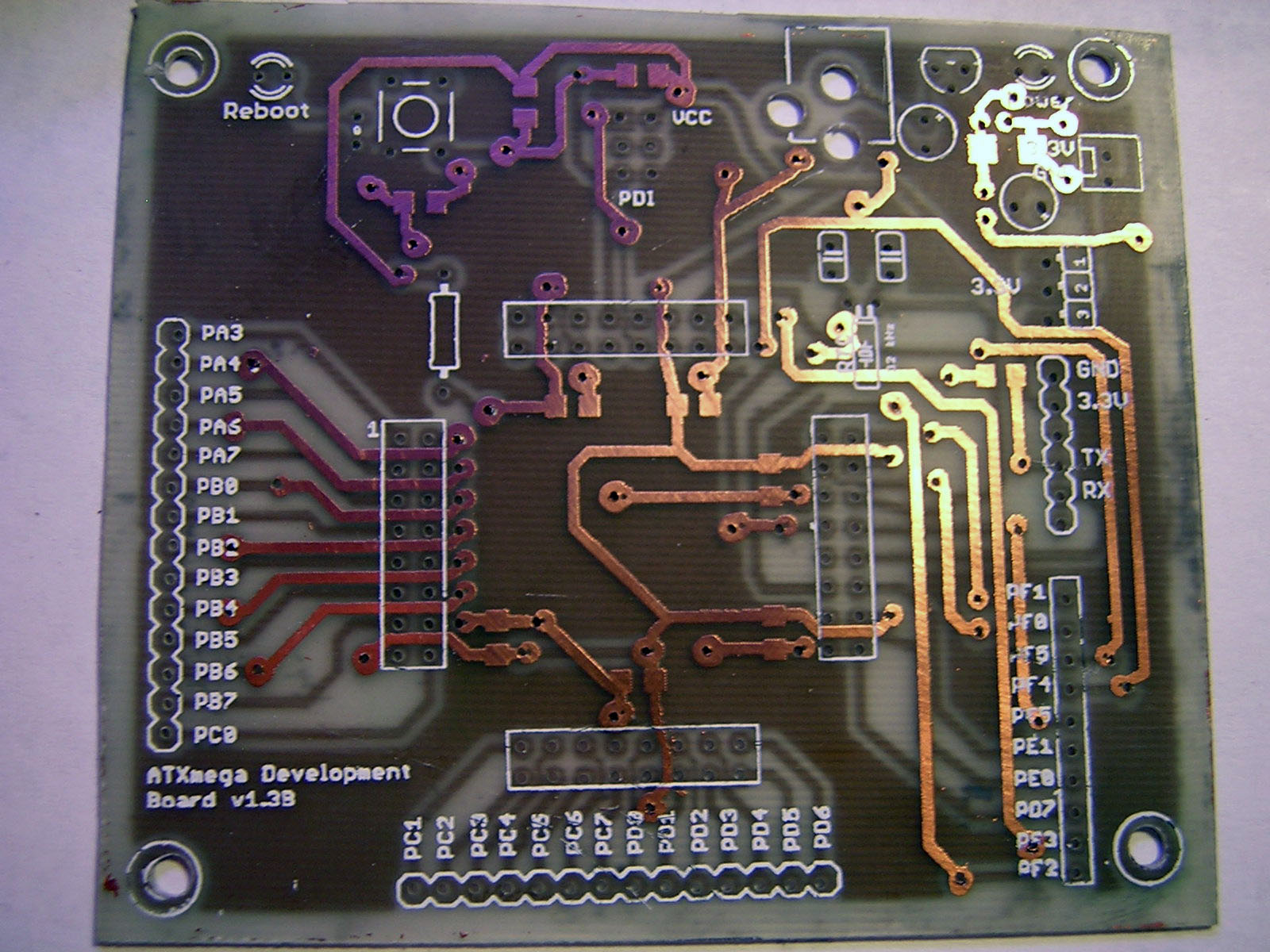 xmega-prog-board-top-1.jpg