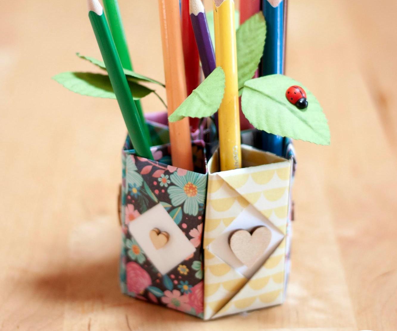 Folded Paper Pencil Stand