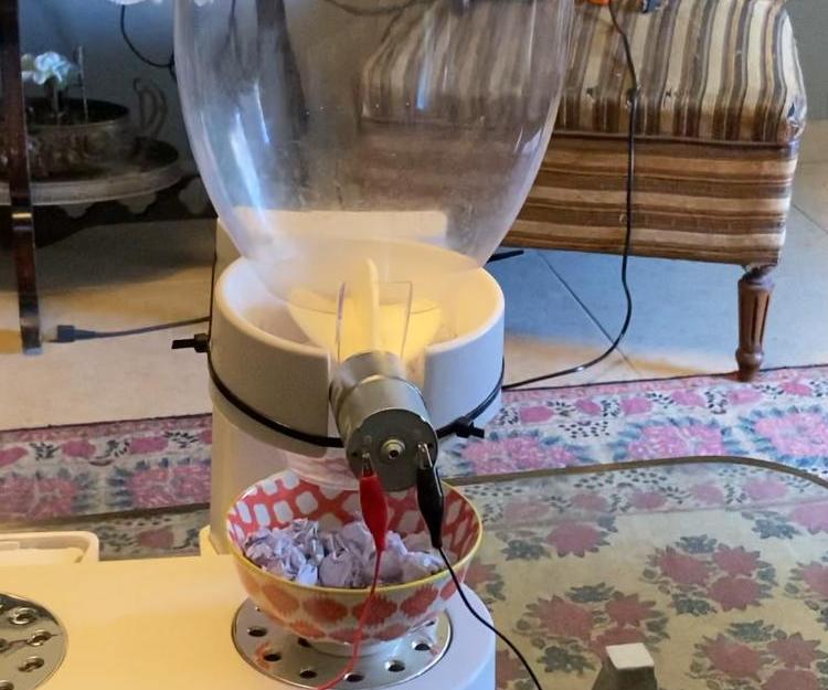 Cat Feeder
