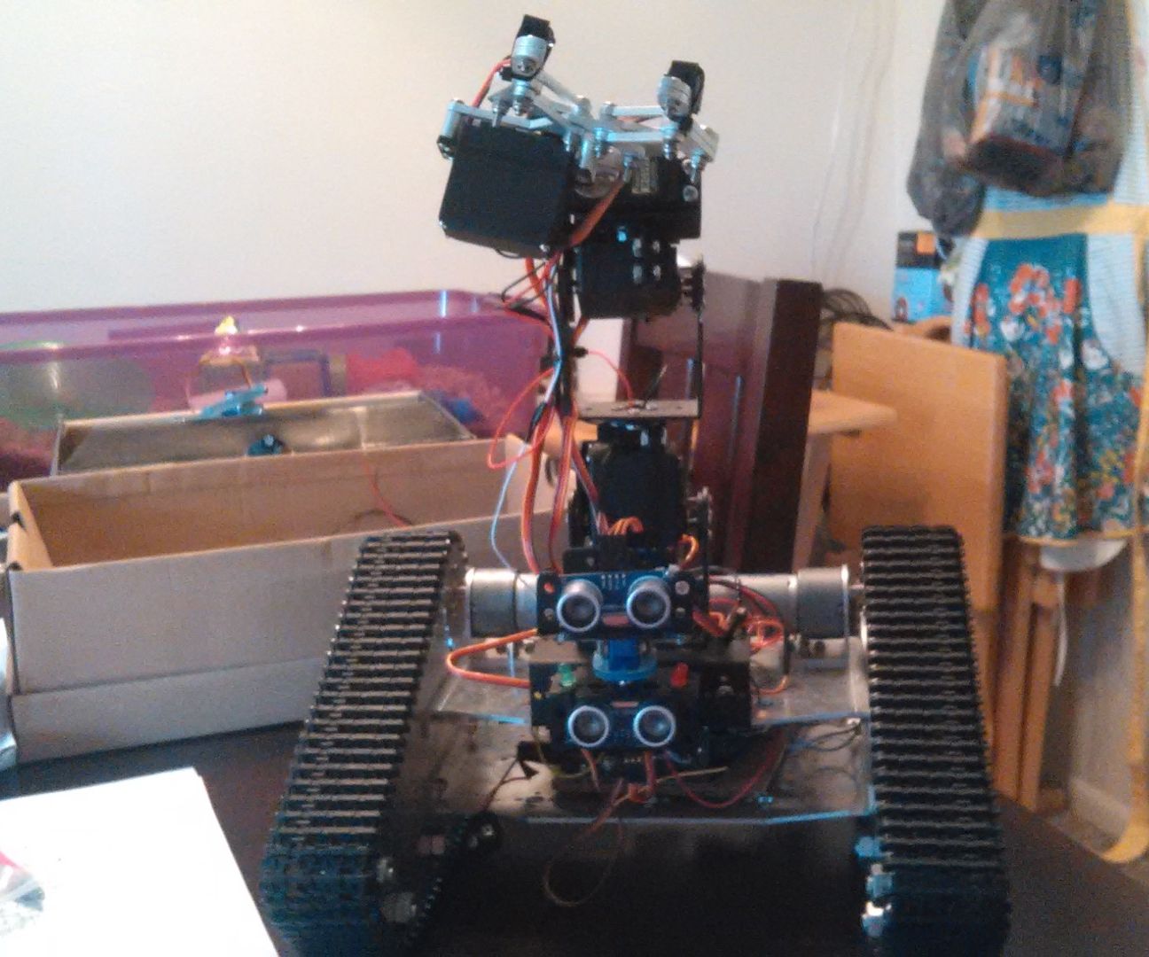 Autonomous Tank W/ Robotic Arm(Arduino, Bluetooth)