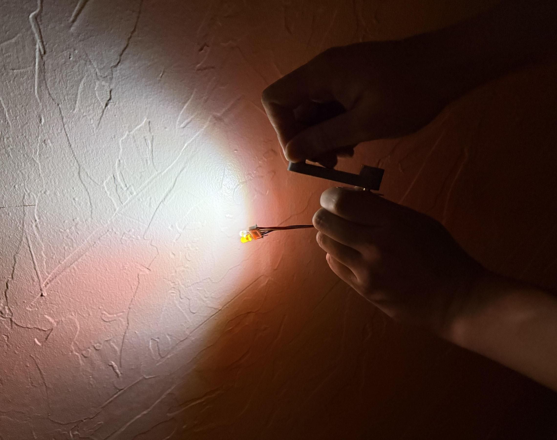 Simple Hand Crank Flashlight With Basic Electronics Parts
