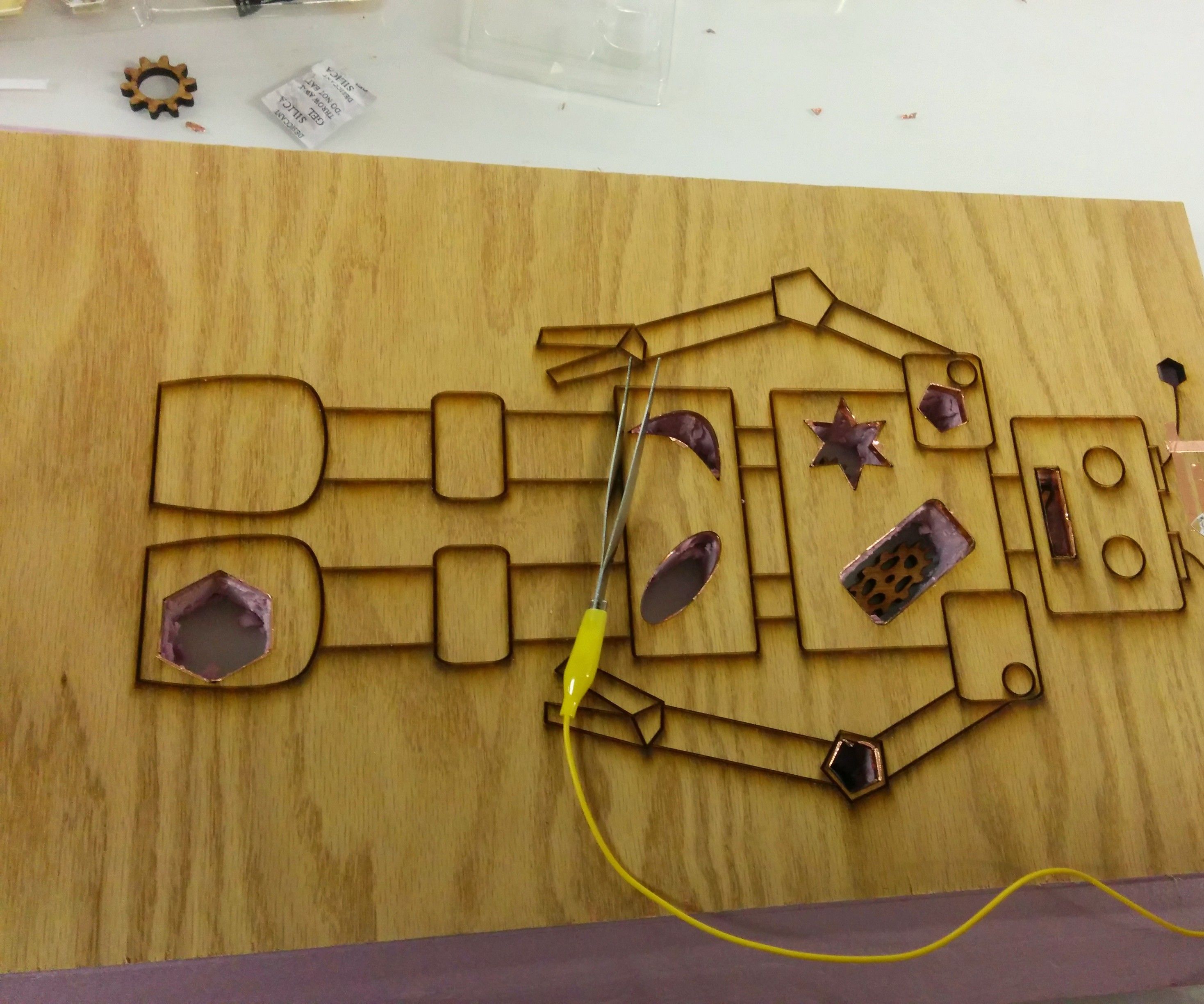 Tampa Hackerspace Robot Operation Style Game Using Chibitronics