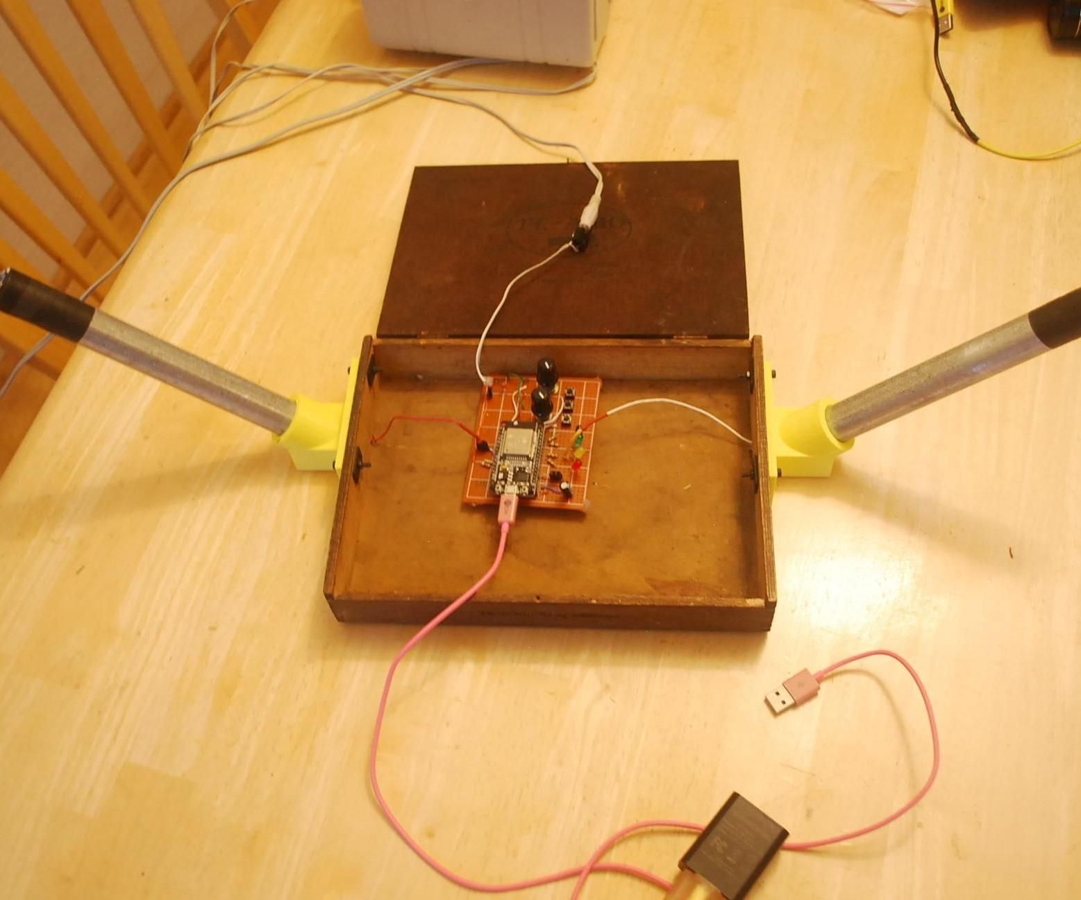Esp32Theremin - an Easy 2-Antenna Theremin