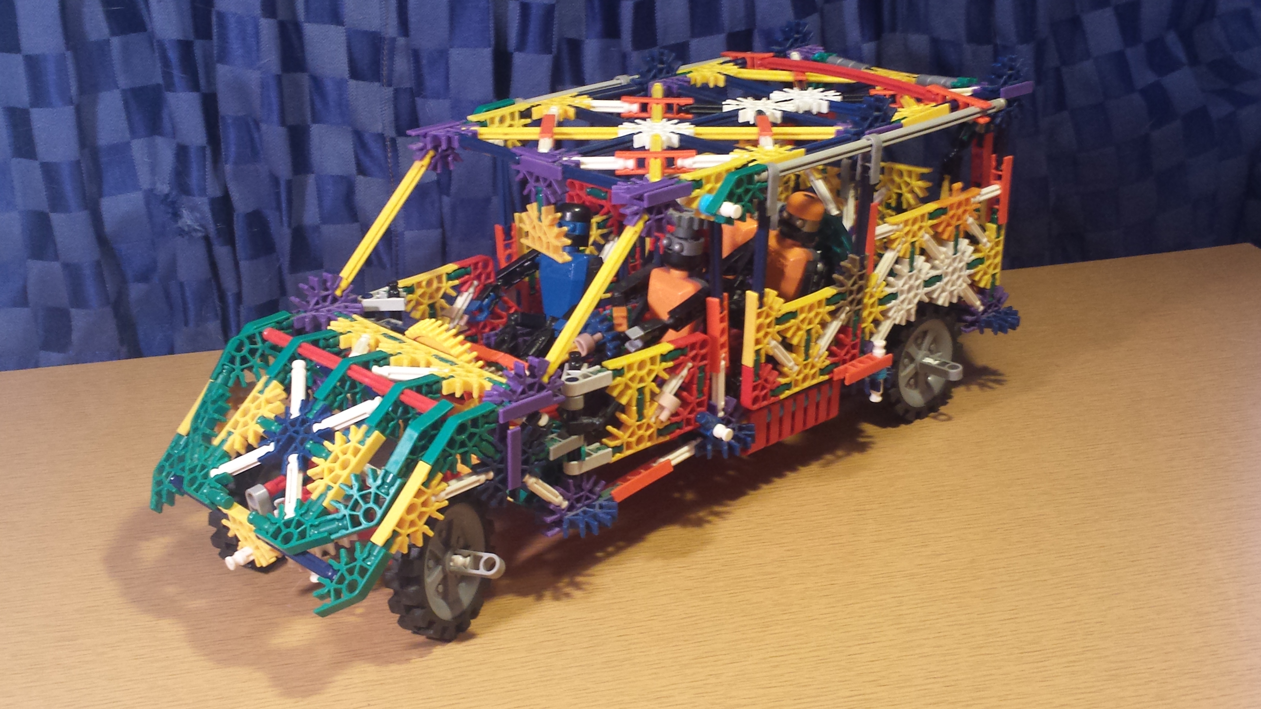 K'NEX Car - G.M.S.L.L.S.