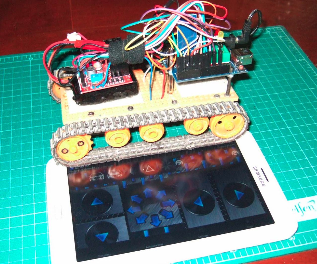 Tracked Robot Bluetooth Controlled by Arduino Via Android Application