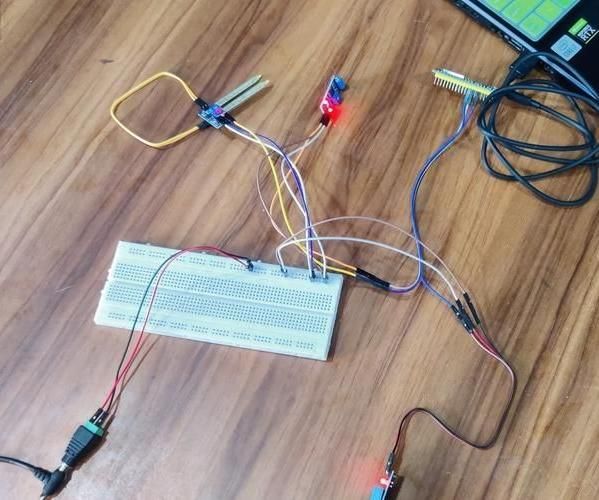IoT Landslide Monitoring System Using ESP32 and ThingSpeak