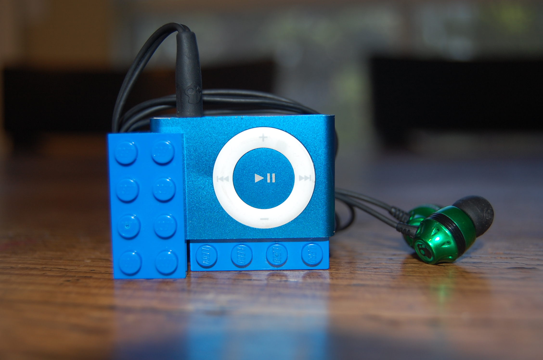 How to Make a Lego Headphone/ IPod Holder