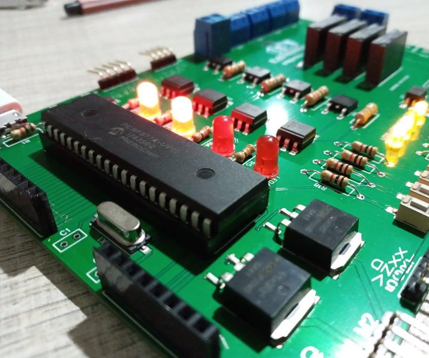 PLC Con El CI16F877A