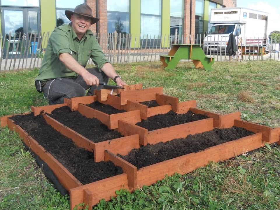 Slot Together Pyramid Garden Planter