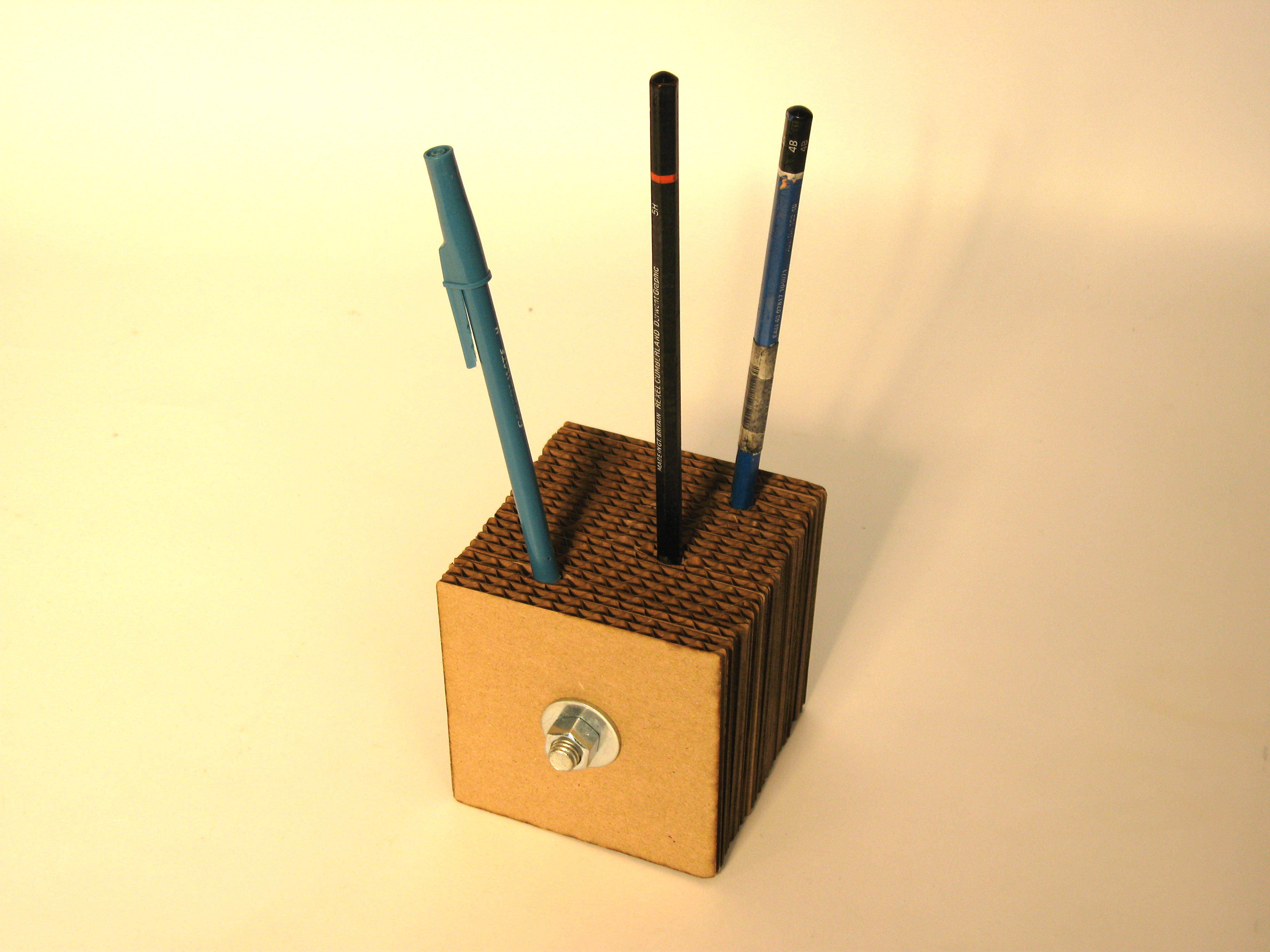 Cardboard Pencil Holder "Stabb-it"