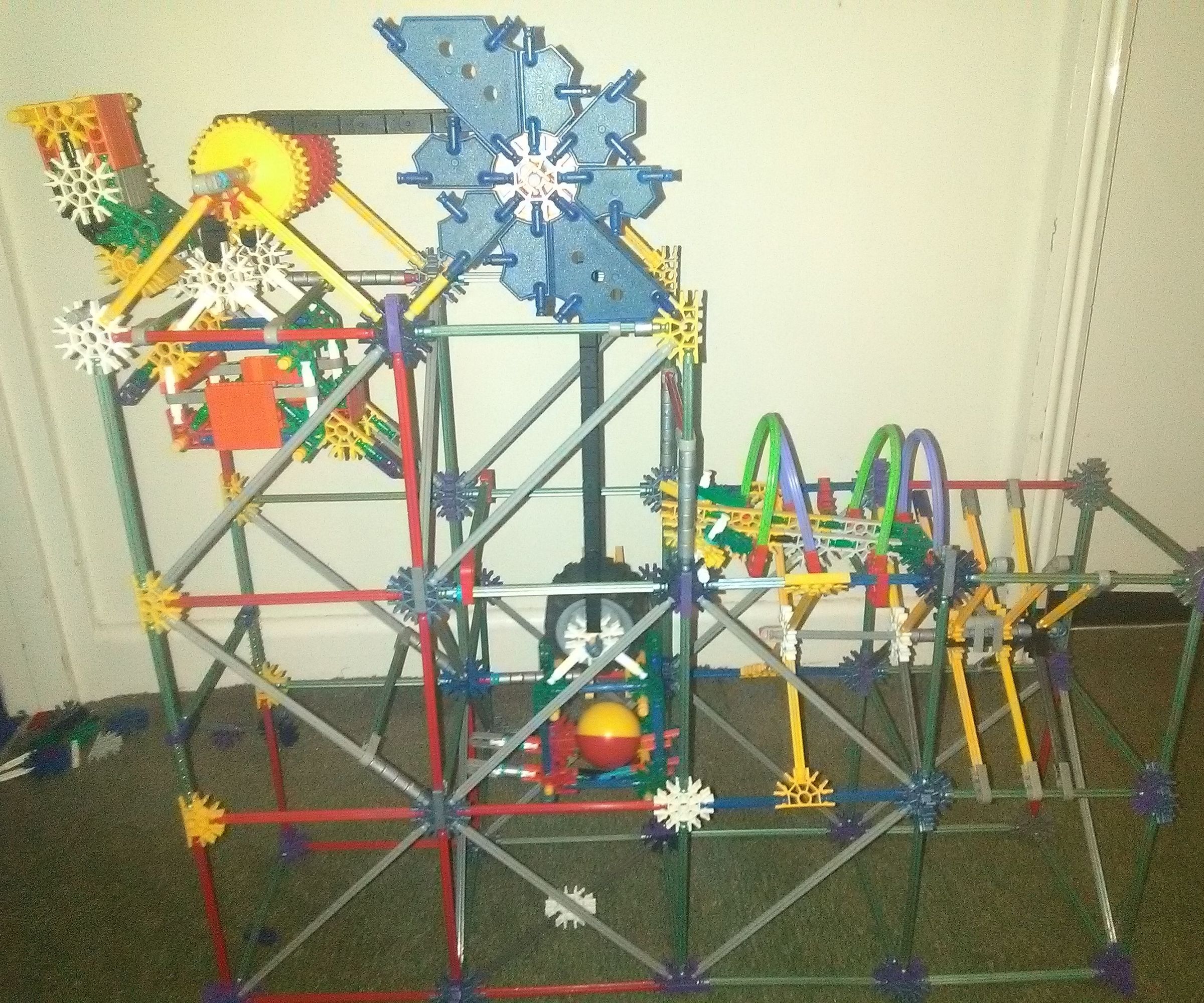 K'nex Ball Machine Lift Powered by Gravity!