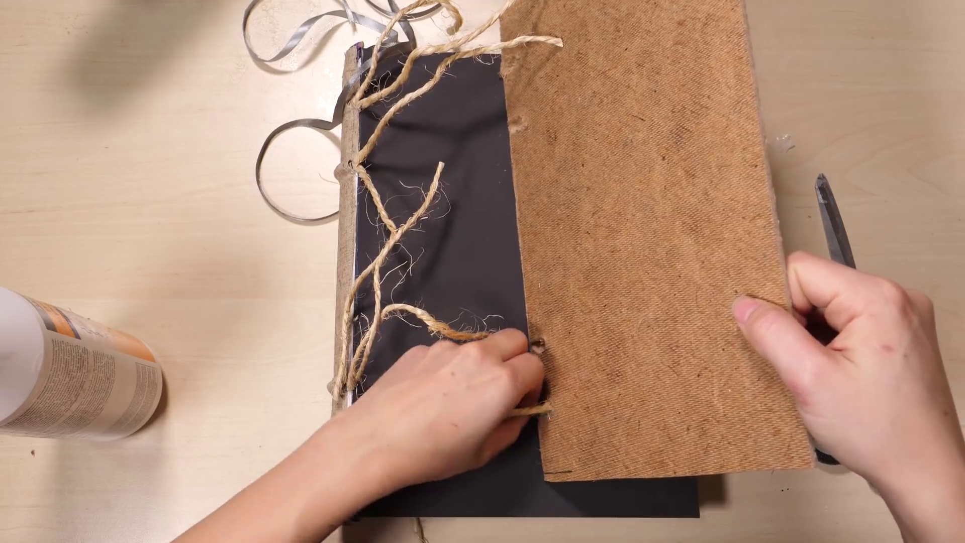 leather-book-tome-sketchbook-notebook-homemade-diy-journal-bookbinding-grimoire-2018-10-22-11h26m12s148.png