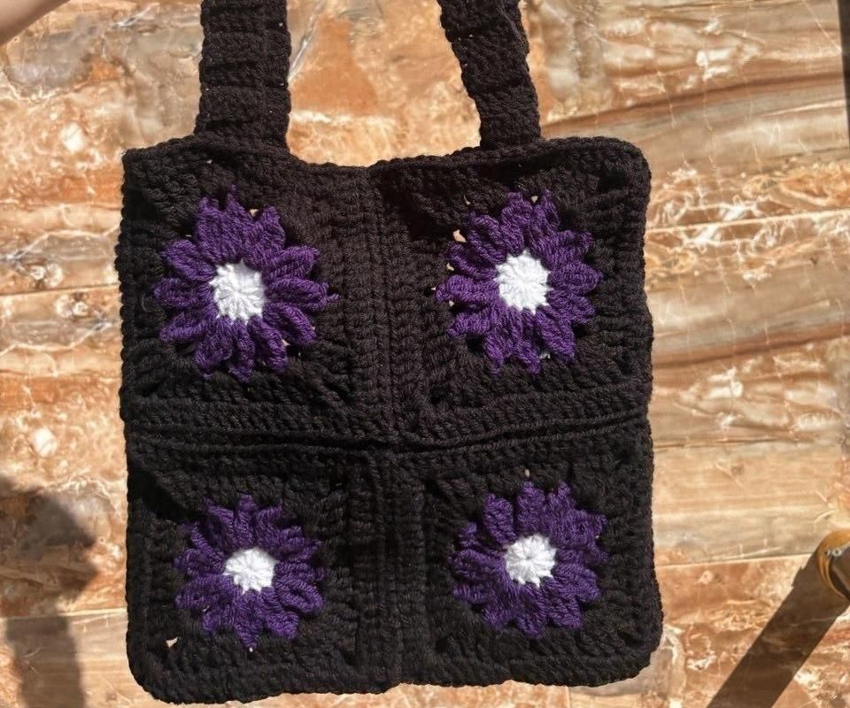 Trendy Crochet Purple Daisy Tote Bag