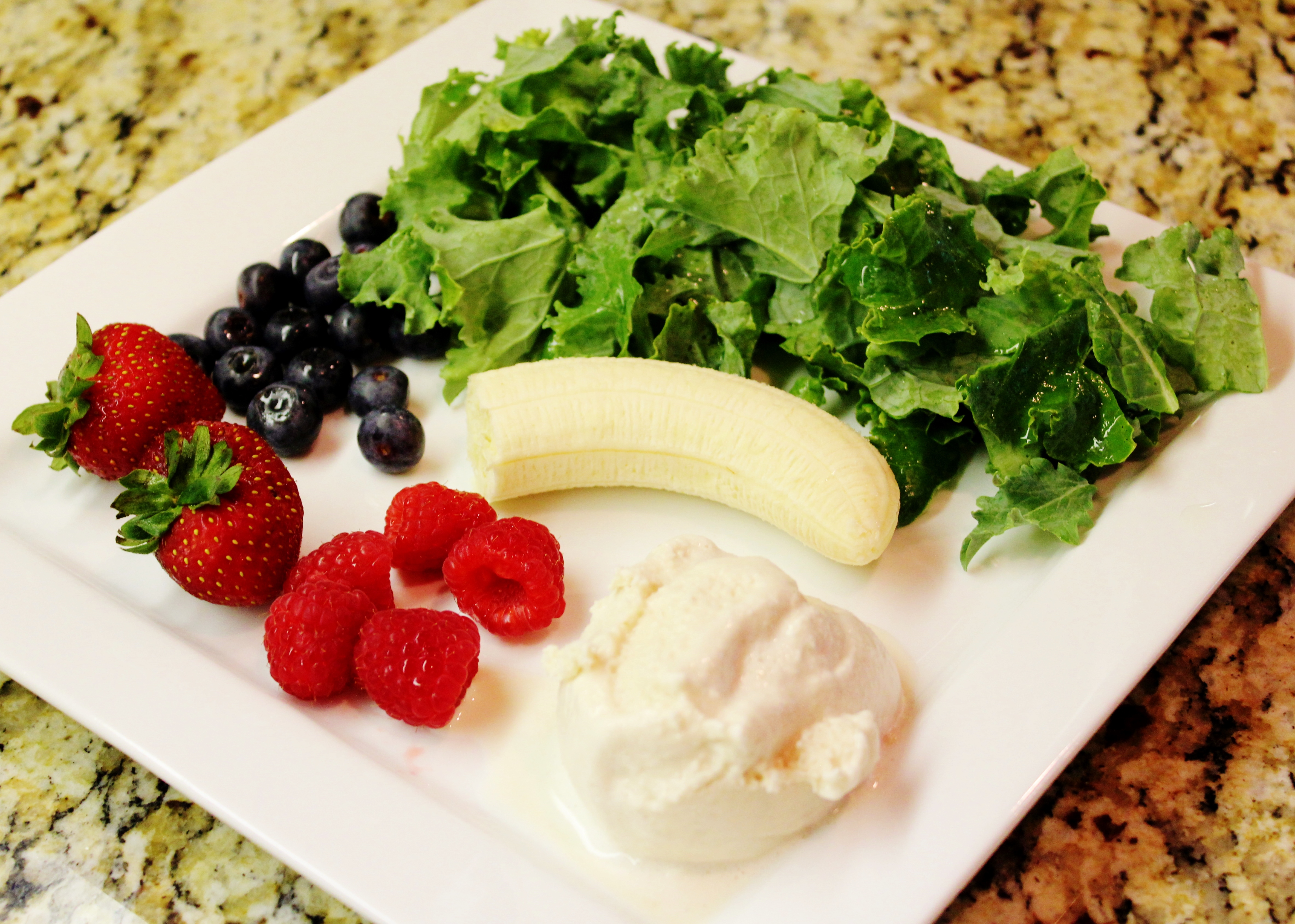 Gluten Free Vanilla Berry Kale Smoothie