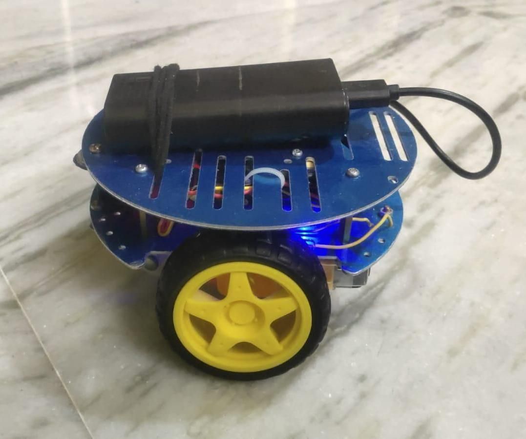 Zade: an Extensible WiFi Micro-Rover Platform With Web-UI and Python API, Powered by a Pocket Power Bank