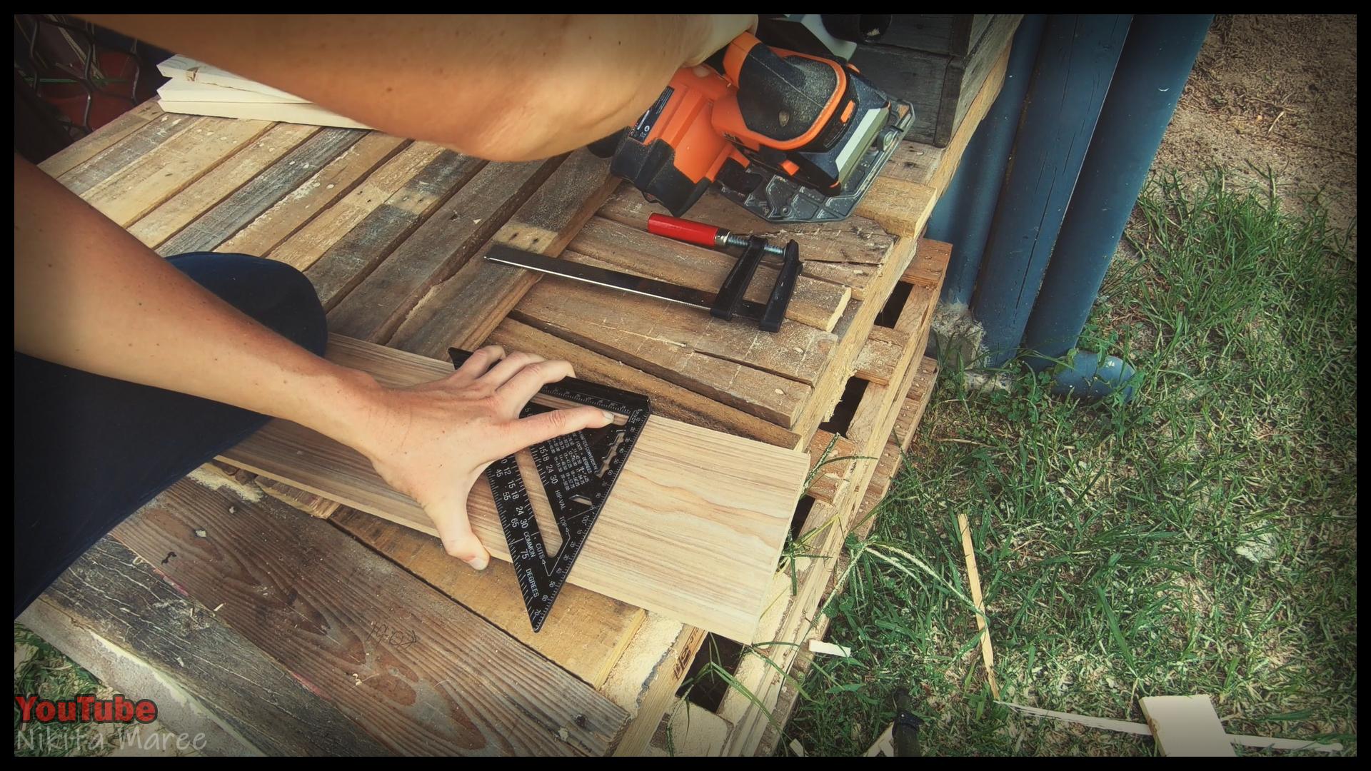 DIY wooden floor, How to build a pallet wood floor, painted floorboards, Building a timber floor from reclaimed wood (18).jpg