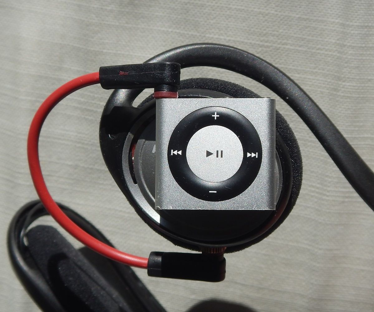 Magnetic Headphone (holding Bluetooth, Mp3 Player Etc)