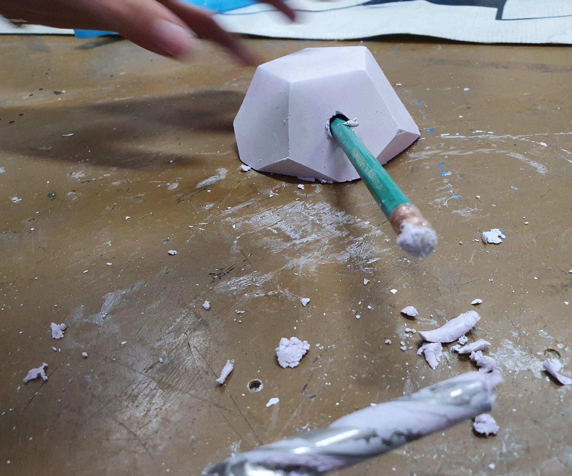 Multifunctional Paper Weight and Pencil Holder