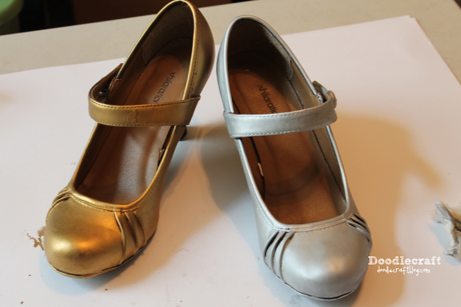 star wars c3po r2d2 droids painted high heels shoes easy diy costume cosplay rub 'n buff gold leaf silver guilding on vinyl pumps (4).JPG