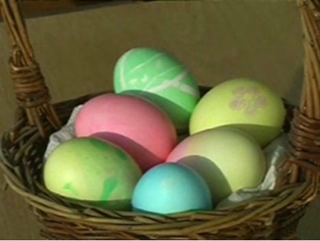 Half a Dozen Ways to Color Easter Eggs