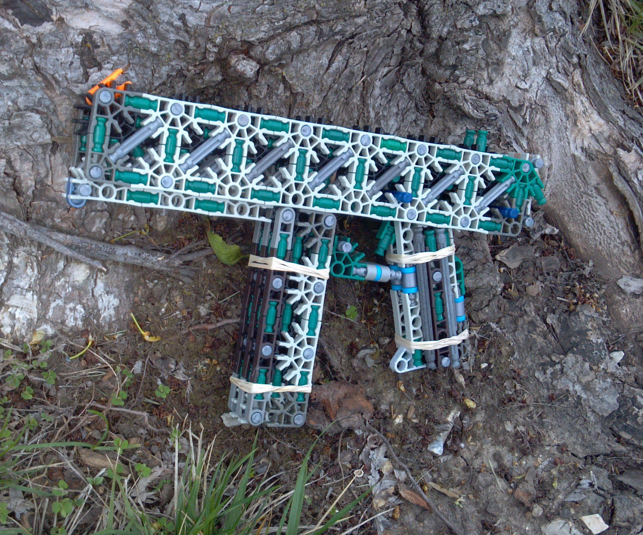 K'nex Machine Pistol: Refuge + Instructions