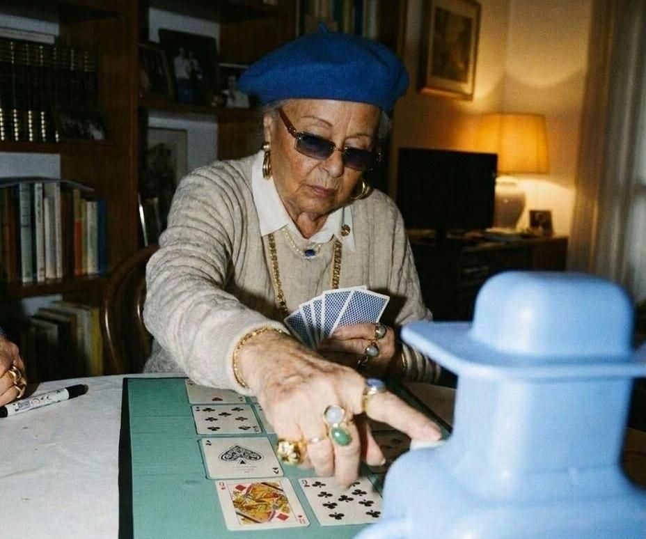 Black Jack Folk: an AI-Powered Companion Robot for Card Games
