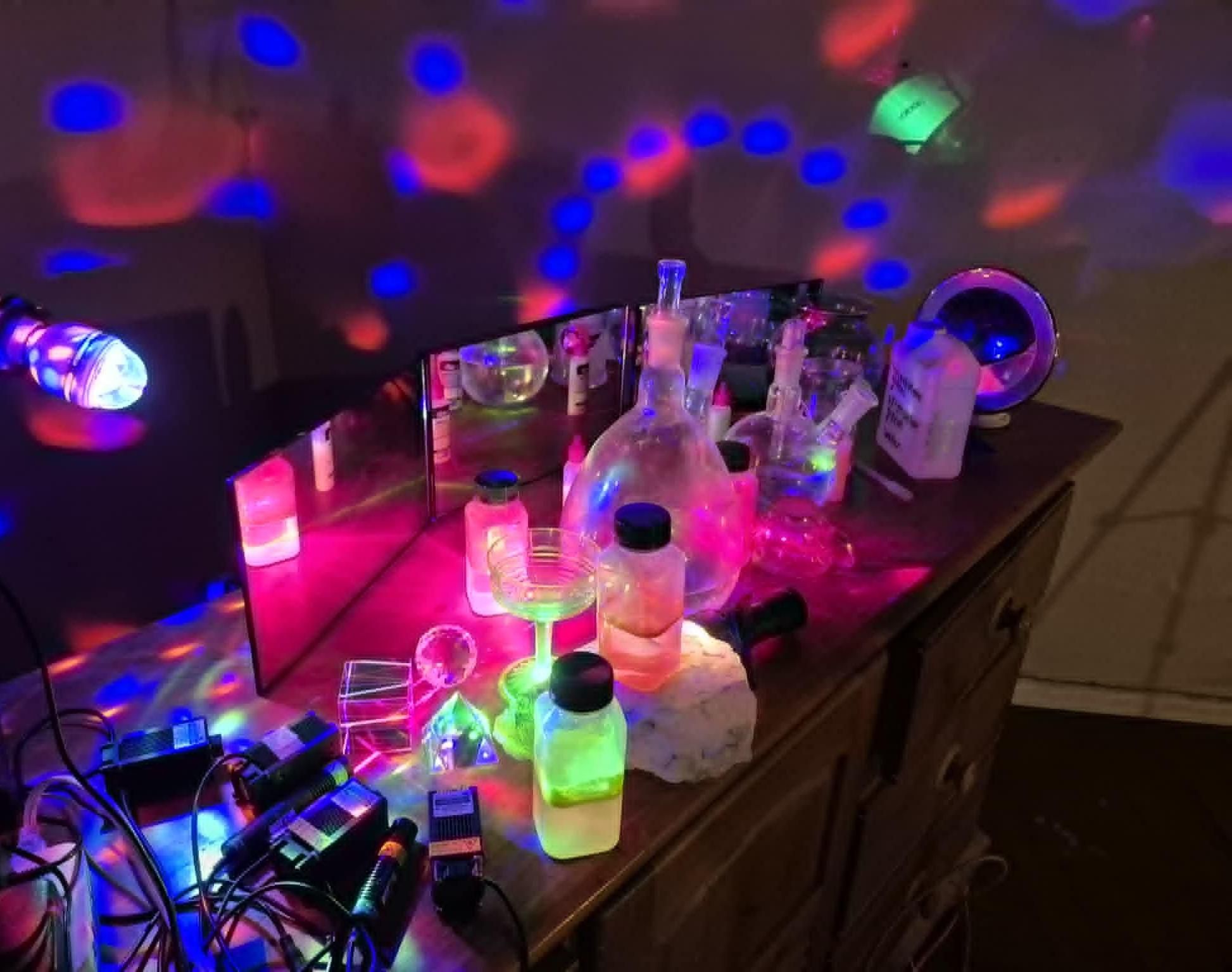 Laser Holograms With Prisms, Mirrors, Uranium Glass and Mica Pigments. (Humidifer Added).