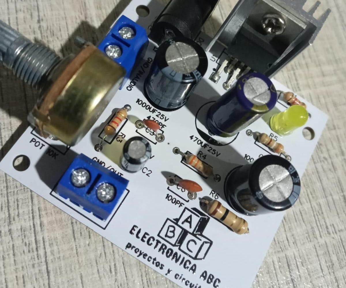 AUDIO AMPLIFIER TDA2003A
